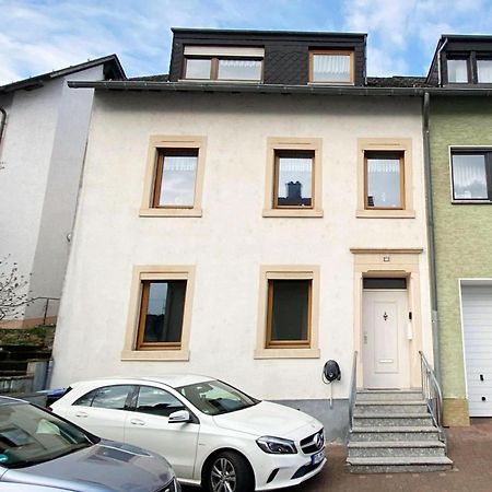 Zentrale Ferienwohnung Trier-Euren Mit Heimkino, Kueche, Wallbox & Kostenlose Fahrraeder Exterior foto