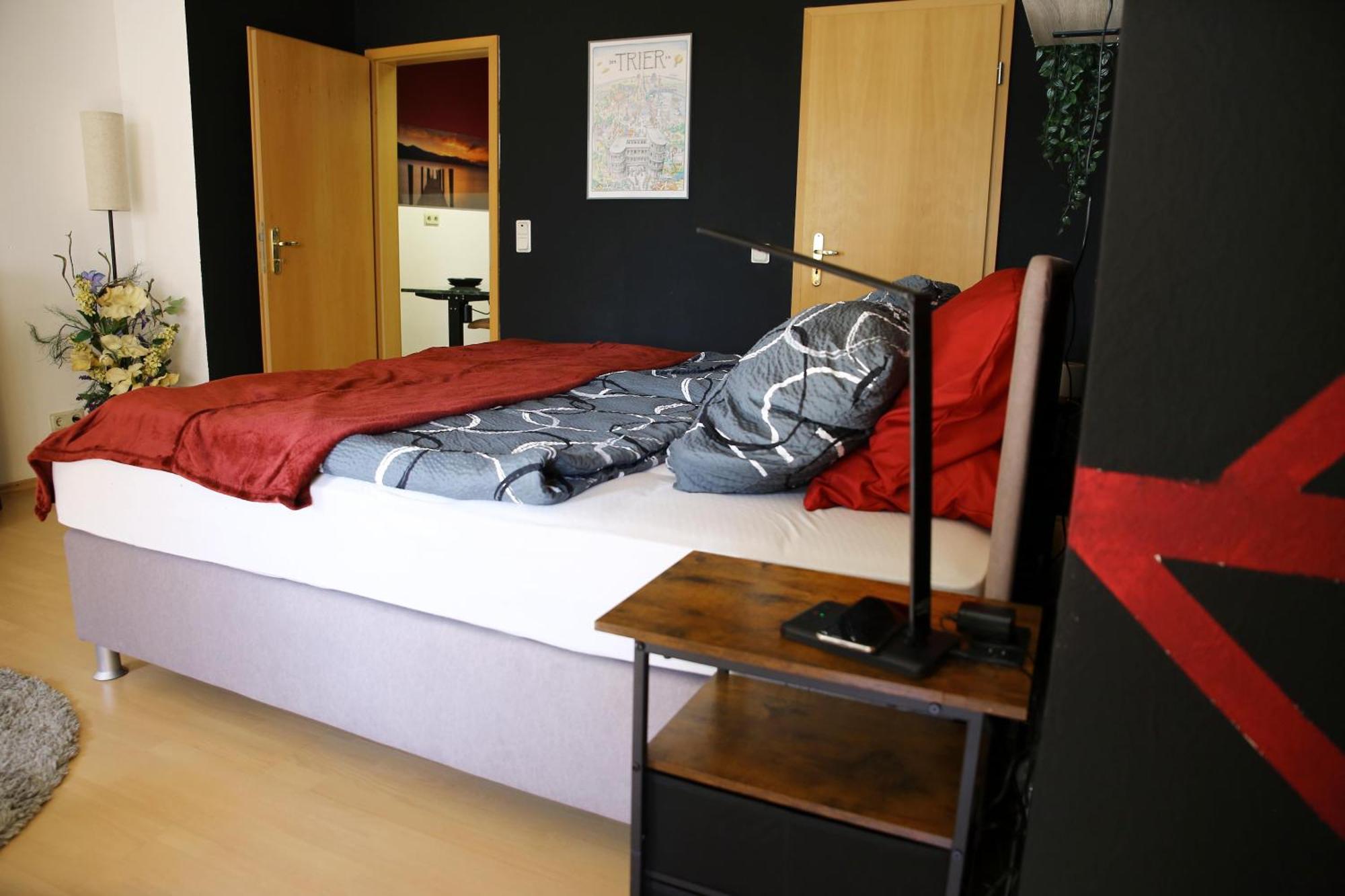 Zentrale Ferienwohnung Trier-Euren Mit Heimkino, Kueche, Wallbox & Kostenlose Fahrraeder Exterior foto